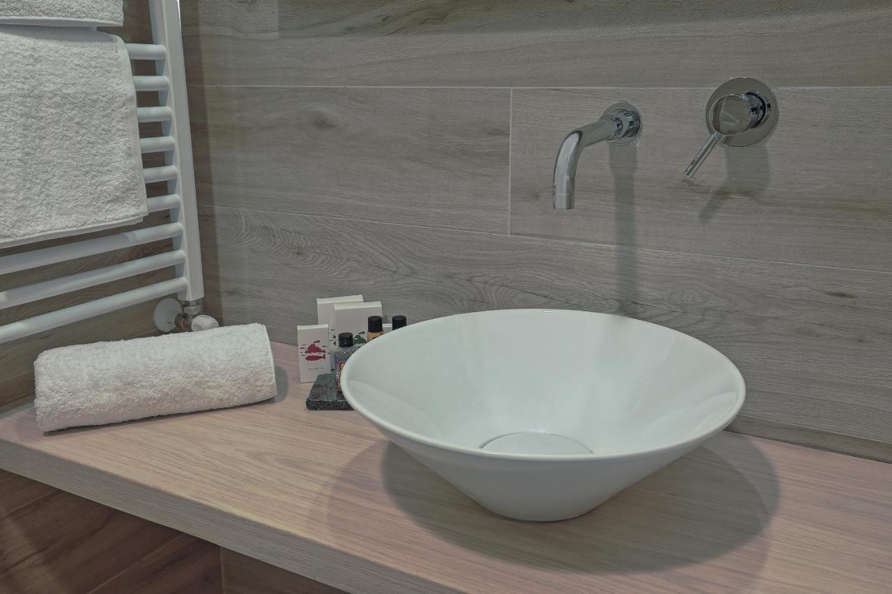 Liberta Central Suites Palermo Exteriör bild