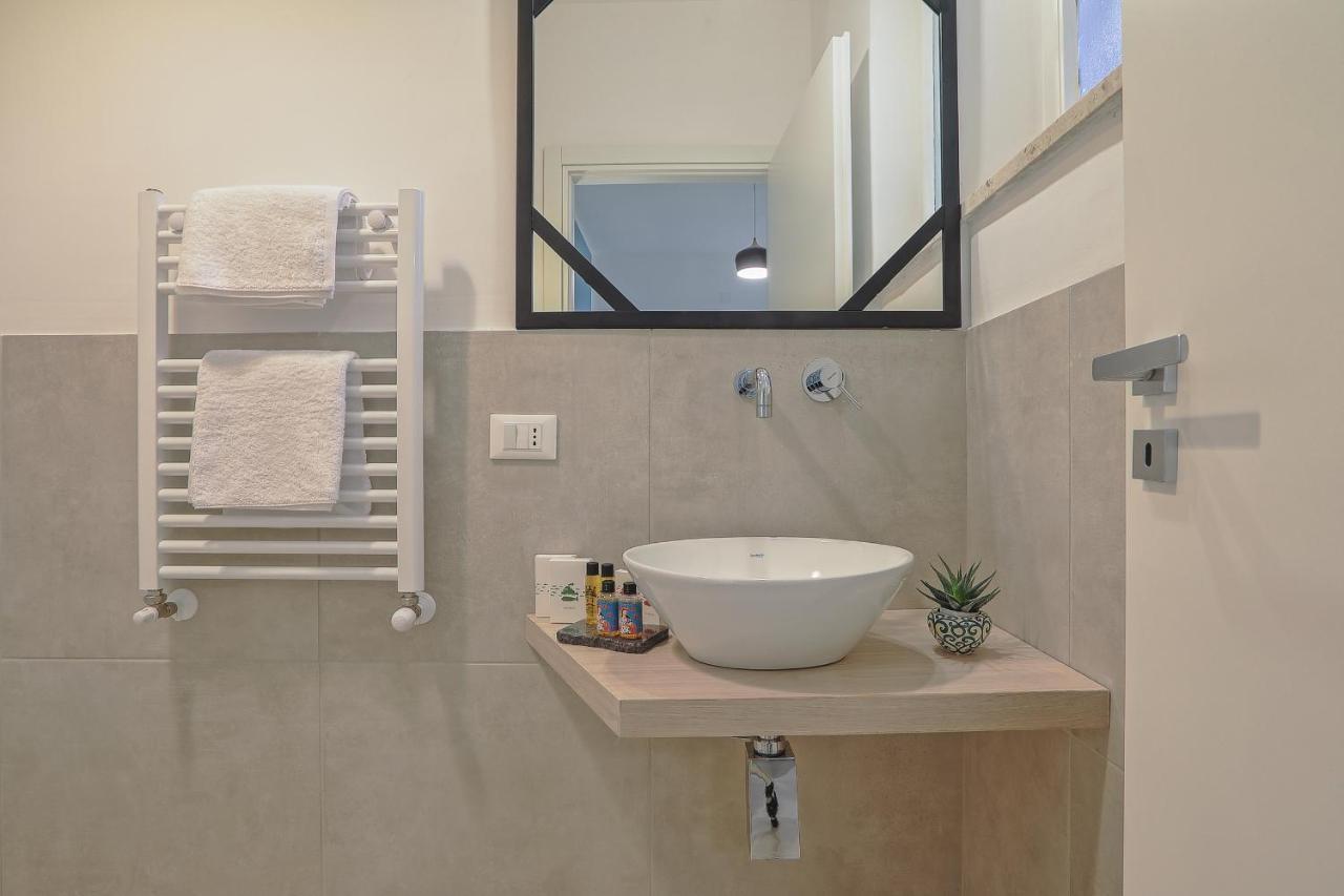 Liberta Central Suites Palermo Exteriör bild